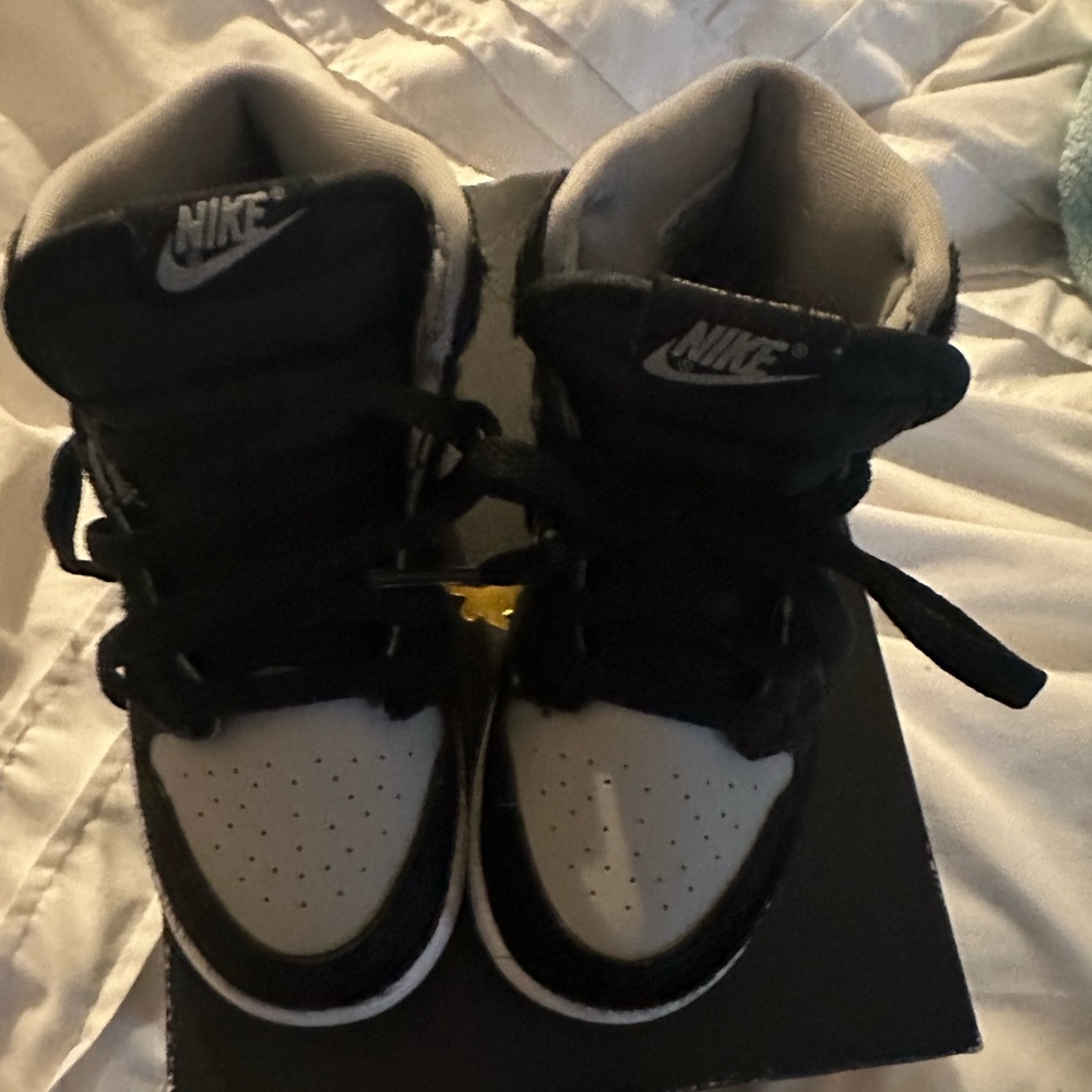 Kids Jordan 1’s brand new